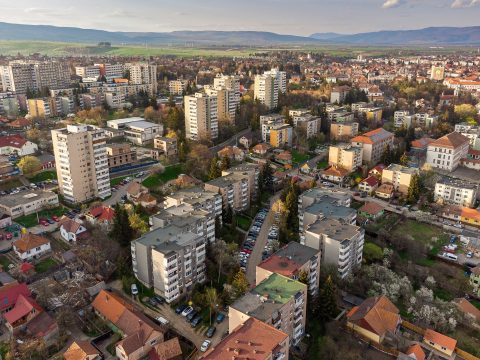 A tömbházak energiahatékonysága a tanács napirendjén