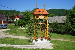 Egy közel 1000 méteres, a település melletti magaslatra vezető erdei keresztutat is kiépítettek (fotó: Bartos Lóránt)