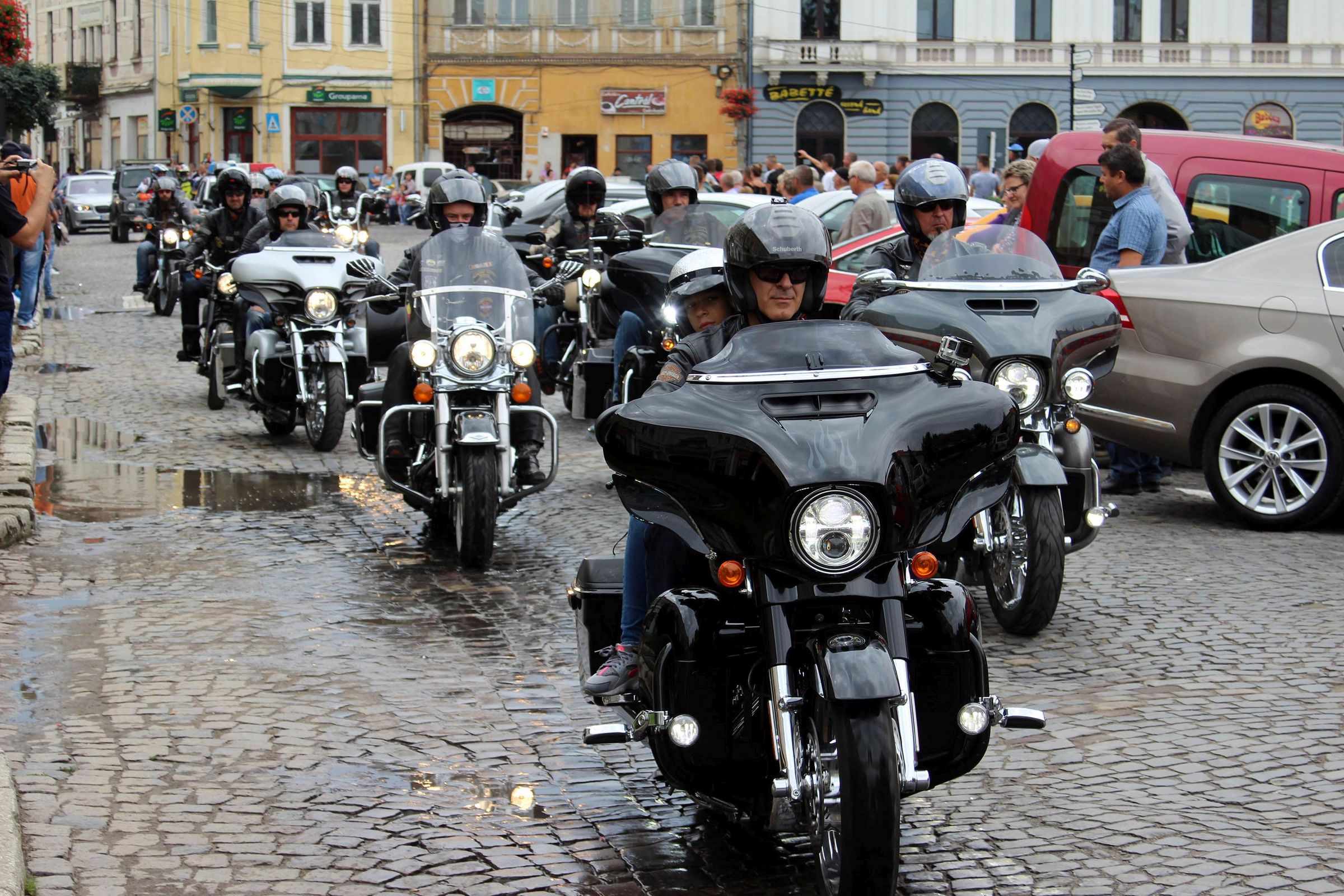 Motorostalálkozó parádéval, Queen-dalokkal és vetélkedőkkel