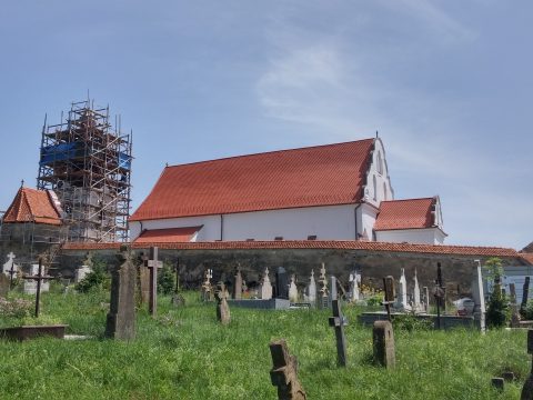 Jól haladnak a Szent Mihály-hegyi templom felújításával