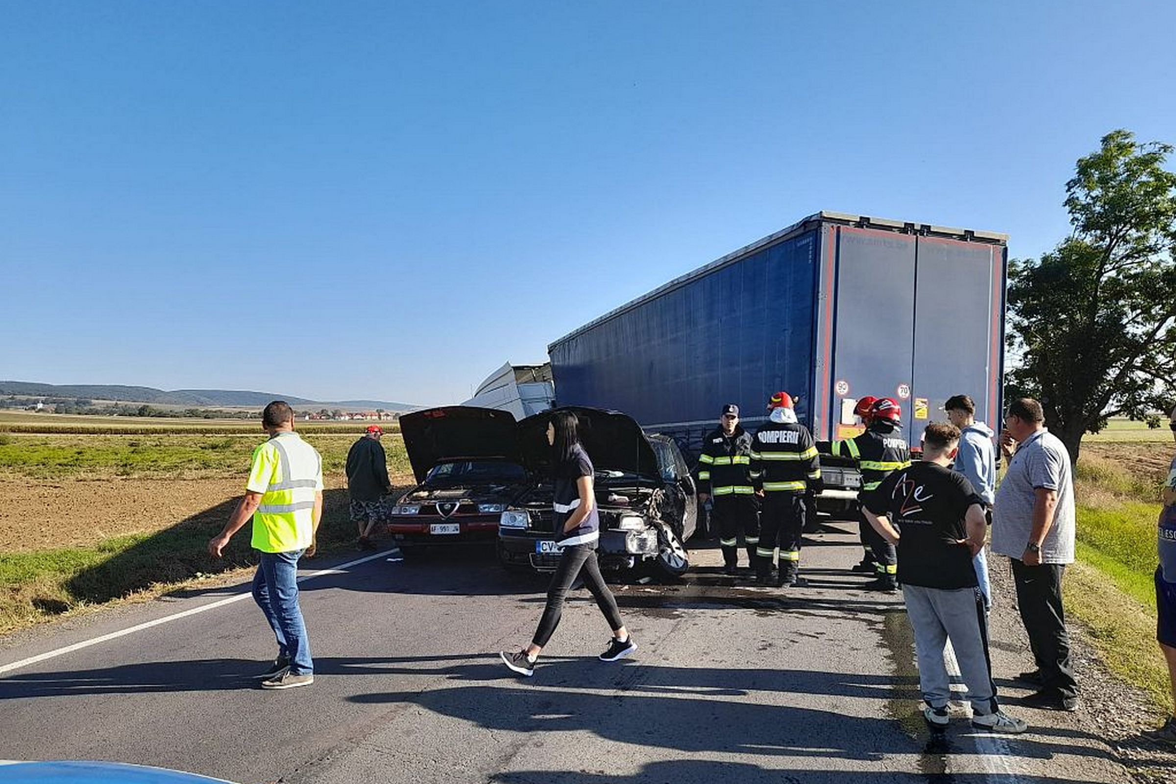 Országúti pingpong – kamionnal ütközött, majd két másik autóba vágódott egy fiatal sofőr