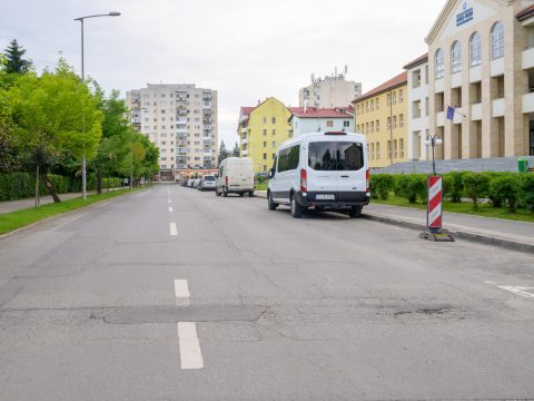 Kezdődik az aszfaltozás