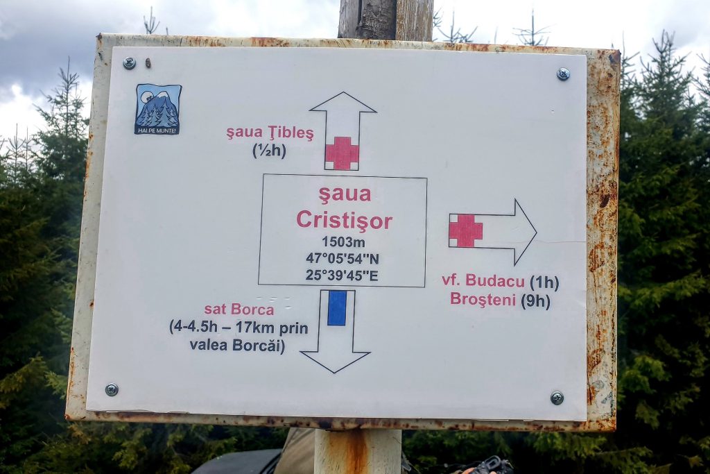 Turistajelzés a Keresztes-nyeregben. Fotó: Kocsis Károly