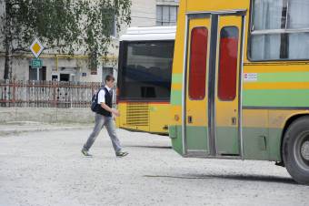 Még egy ideig zsebbe kell nyúlniuk a szülőknek a gyermekük ingázásáért