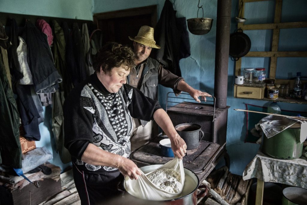 Készül az orda a Gyimesekben. Fotó: Szabó Béla/Székely Kalendárium