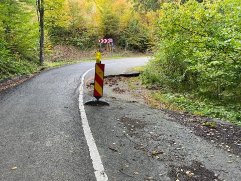 Javítják a sugársfürdői utat, erdei útra terelik a forgalmat