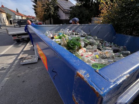 Szinte 73 tonna üveg gyűlt