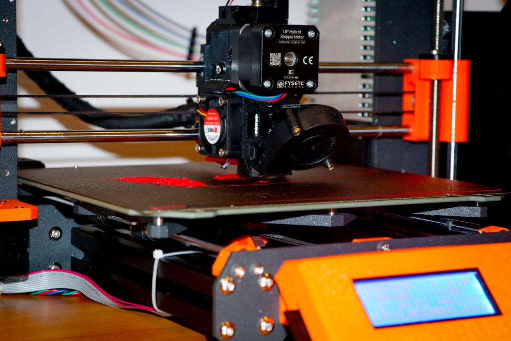 A számítógépen megtervezett tárgyak 3D-nyomtató segítségével válnak valósággá. Fotó: Praetoria Egyesület