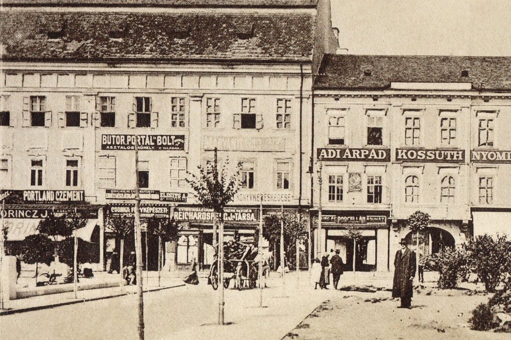 Az Apolló-palota egy 1917-es képeslapon. Fotó: Székely Kalendárium-archív