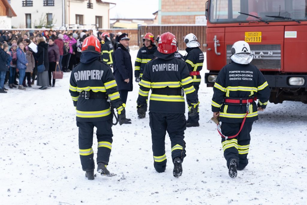 A megyei tűzoltóság emberei, a kézdivásárhelyi tűzoltók és a gelencei önkéntesek közösen vettek részt a gyakorlaton Fotó: Gelencei Önkéntes Túzoltóság Facebook-oldala