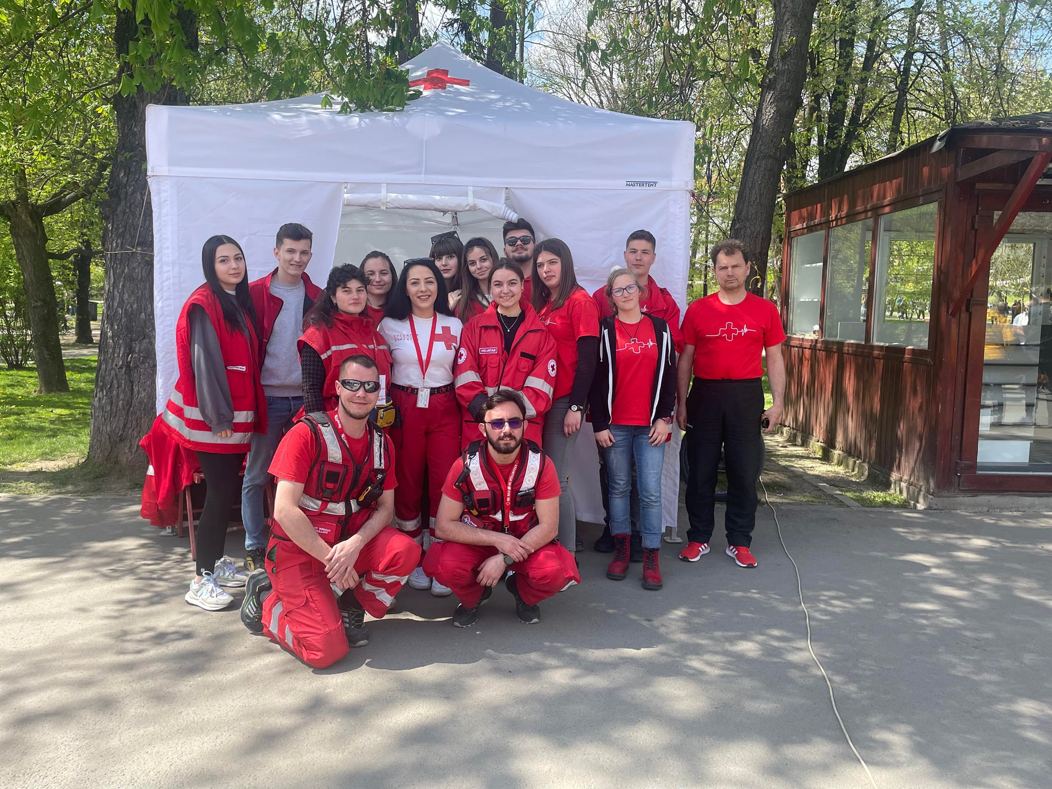 Önkénteskedni vágyó diákok jelentkezését várja a Kovászna Megyei Vöröskereszt