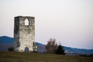 A csíkszenttamási csonkatorony (Pál Tihamér/Székely Kalendárium)
