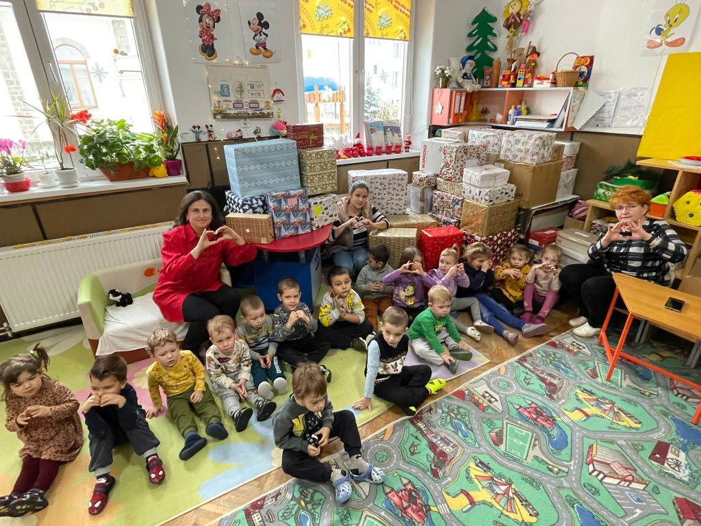 A gyűjtésbe a gyerekek szülei is bekapcsolódtak. Fotó: Benedek Elek Óvoda