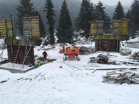 Télen is folytatódik a kovásznai wellnessközpont építése