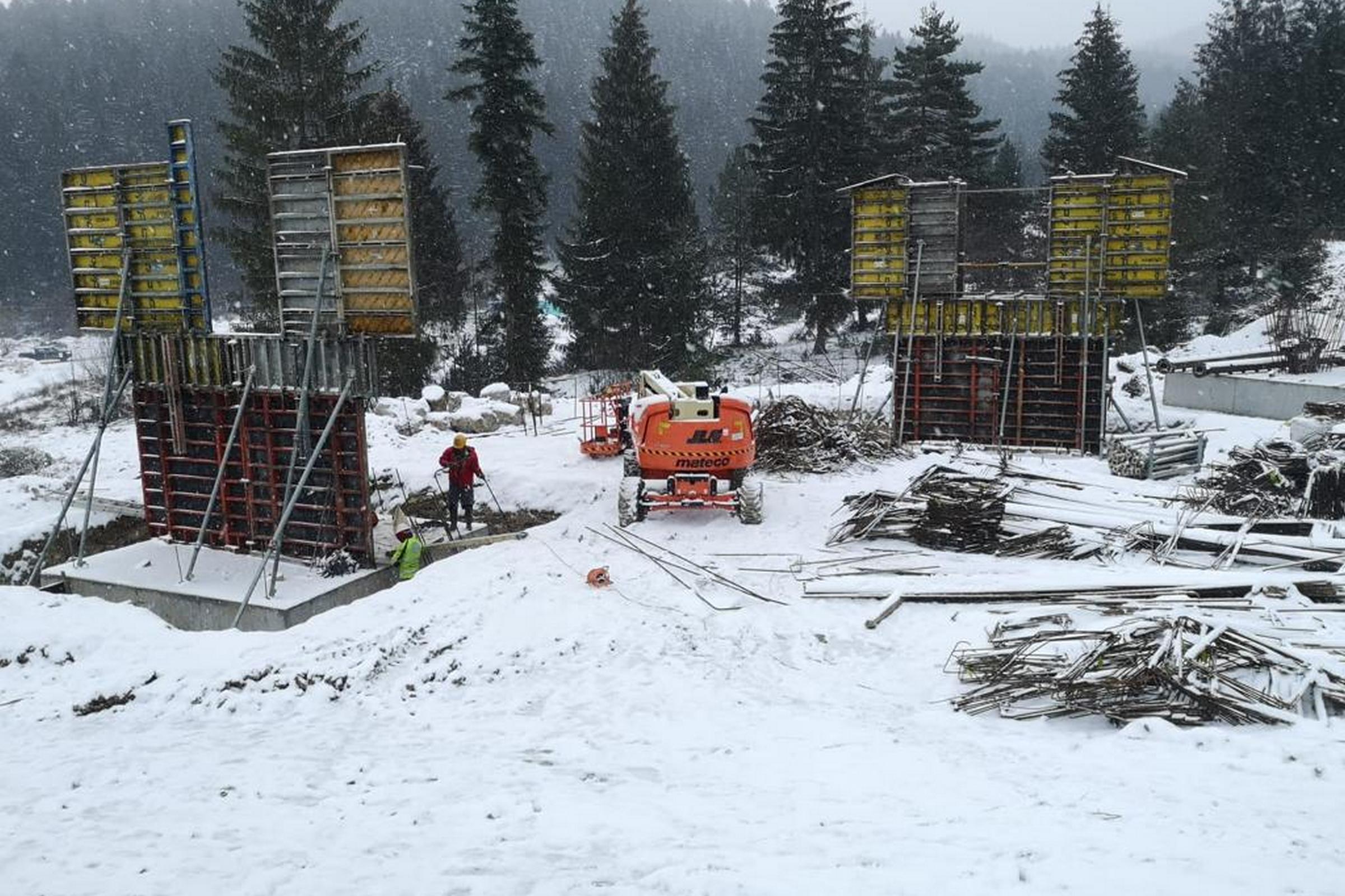 Télen is folytatódik a kovásznai wellnessközpont építése