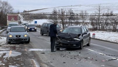 Három autó ütközött Dálnoknál