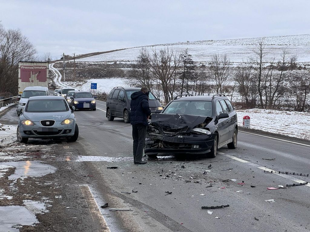 Három autó ütközött Dálnoknál