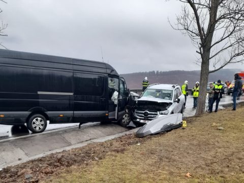 FRISSÍTVE: Súlyos baleset Ojtoz közelében