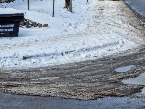 Hóseprésre biztatnak a helyi rendőrök