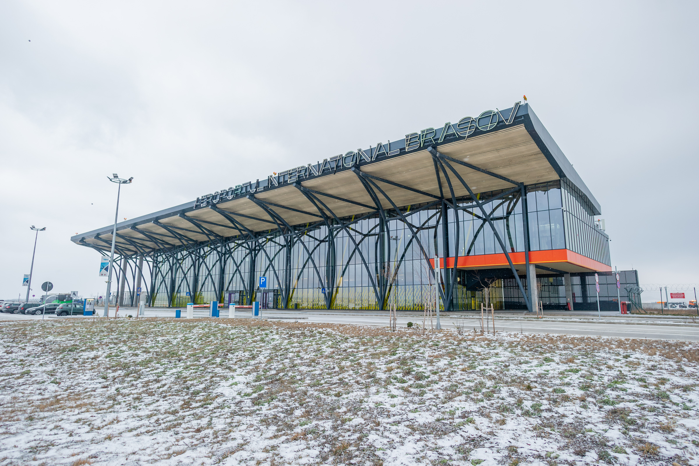 Hamarosan új célállomásokra is utazhatunk a brassói reptérről