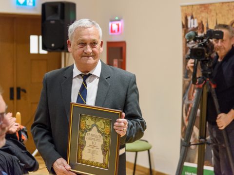 Jánó Mihály művészettörténész kapta a Háromszék Kultúrájáért díjat