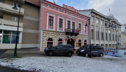 Kiderült, hogy miért tartottak házkutatást a prefektúrán