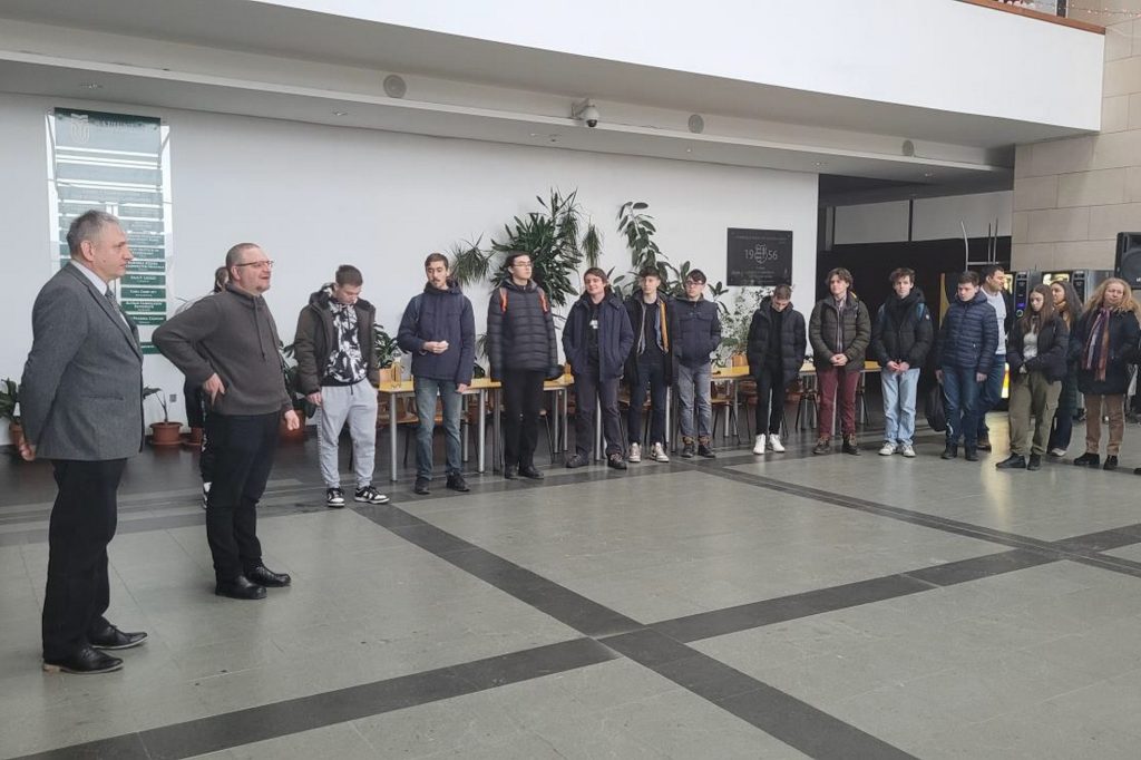 Összesen nyolc székelyföldi diákot díjaztak. Fotó: Erdélyi Magyar Műszaki Tudományos Társaság