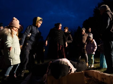 Farsangi mulatságot csaptak a gyerekek Baróton