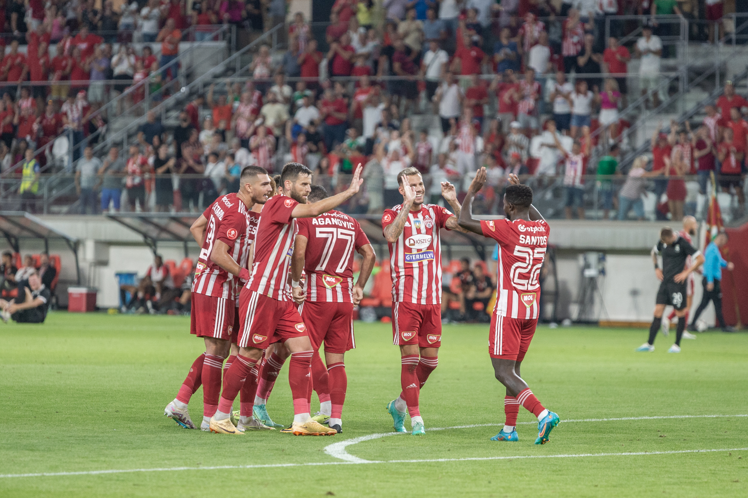 Egy játékost kölcsönadott, egy másikkal szerződést bontott az OSK