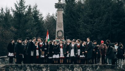 Megemlékezés a Nyerges-tetőn