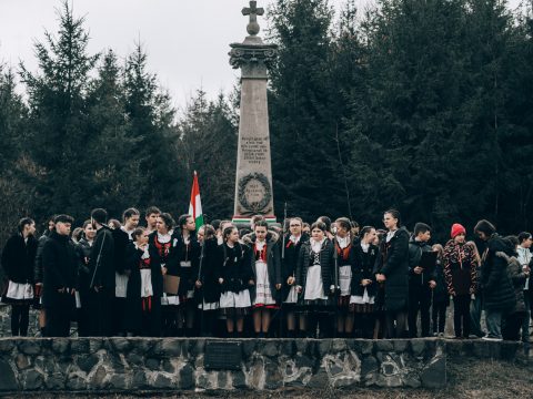 Megemlékezés a Nyerges-tetőn