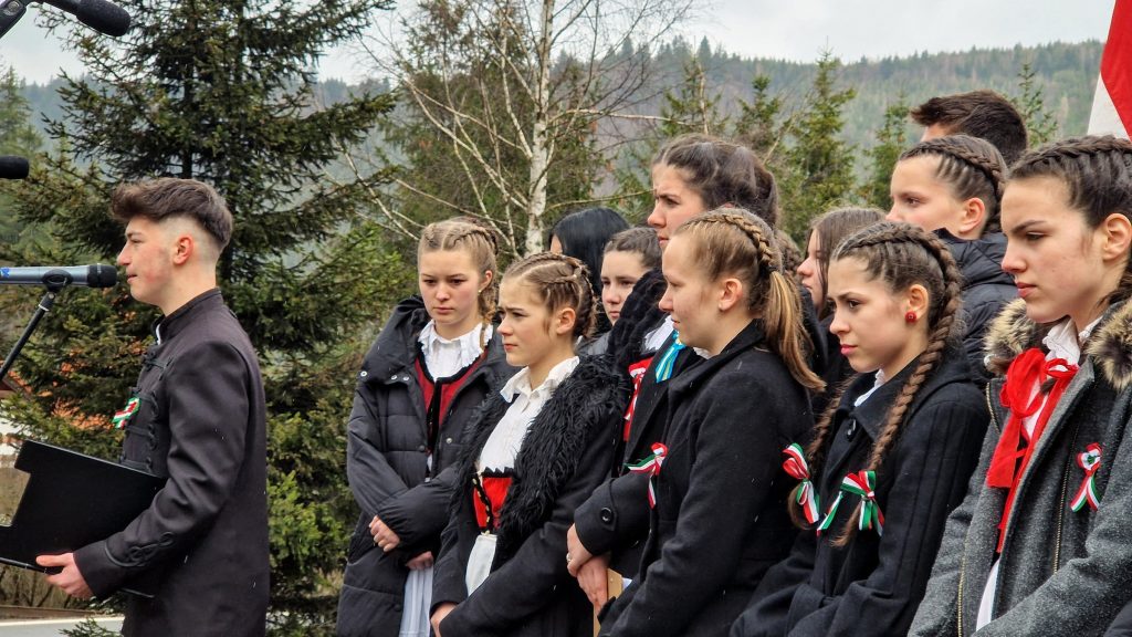 Jánosi Tamás és a „márciusi ifjak". Fotó: Kocsis Károly