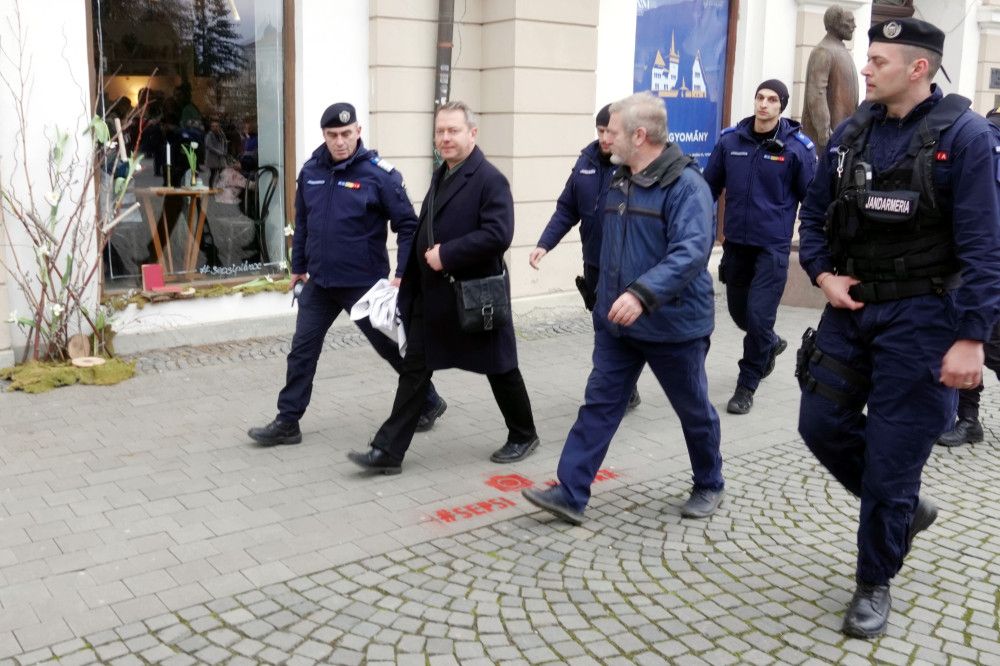 Gyűlölködni jöttek, bírsággal távoztak Sepsiszentgyörgyről a román nacionalisták