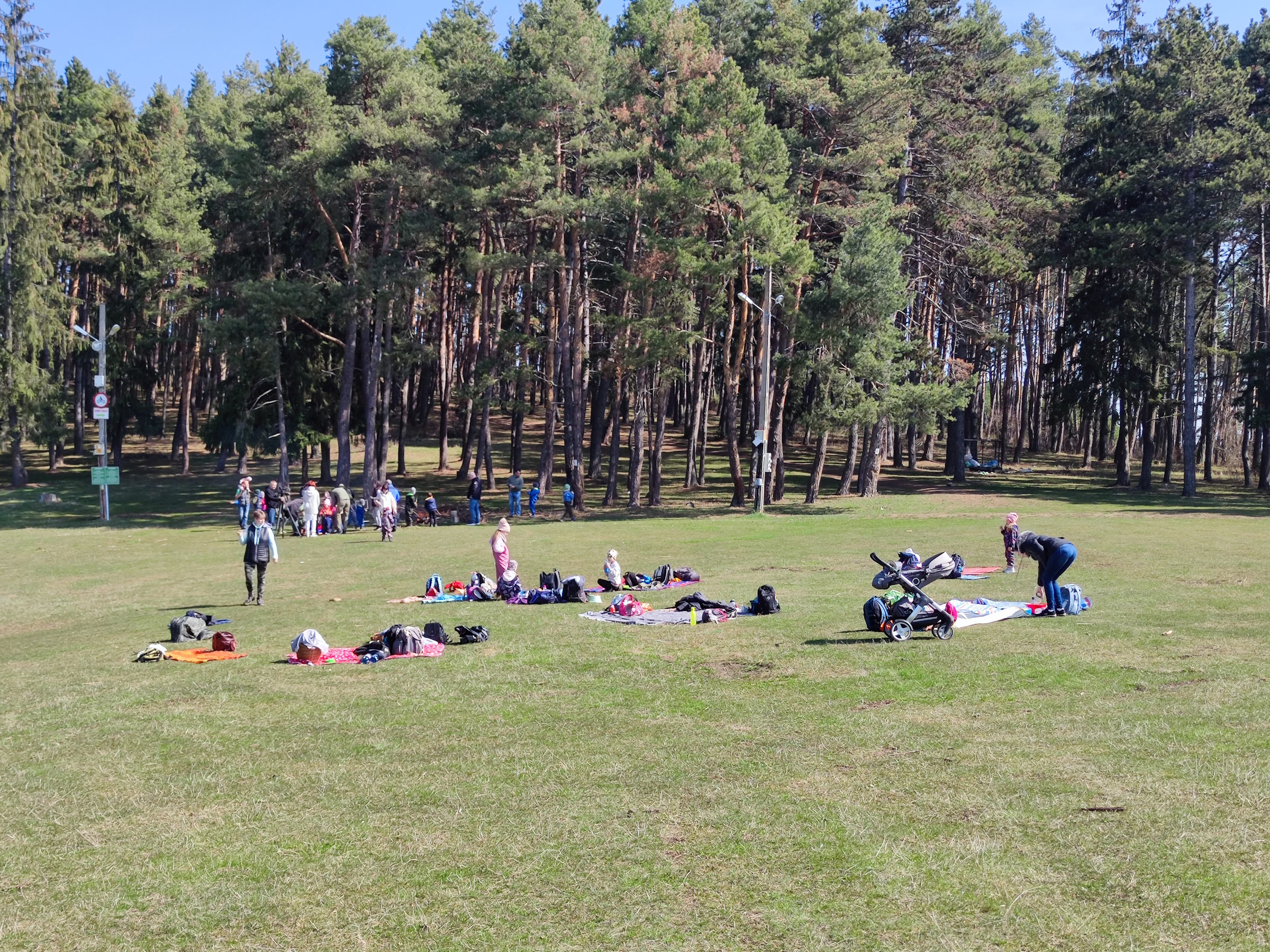 A Perkőn köszöntötte a tavaszt a kézdivásárhelyi Waldorf-közösség