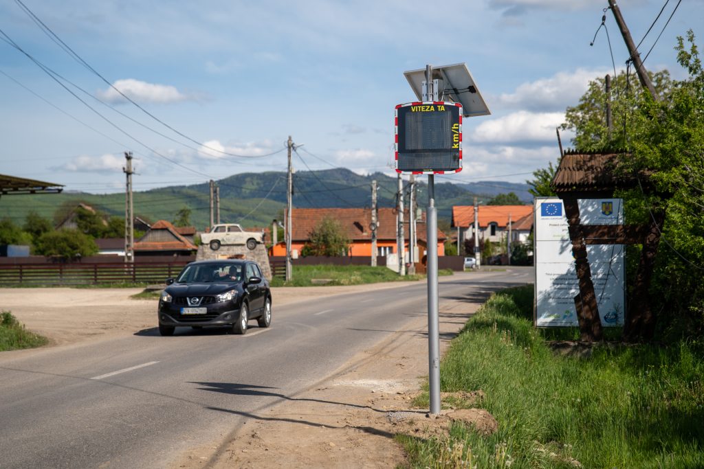 A falu bejárátánál már működőképes tábla üzemel. Fotó: Tuchiluș Alex