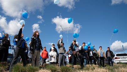 Derűvel és szeretettel tisztelegtek az autisták előtt