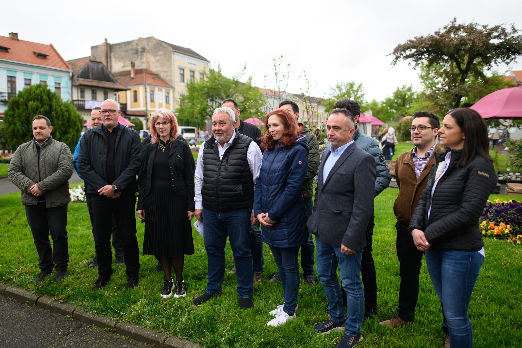 Iktatta támogatói aláírásait Bokor Tibor