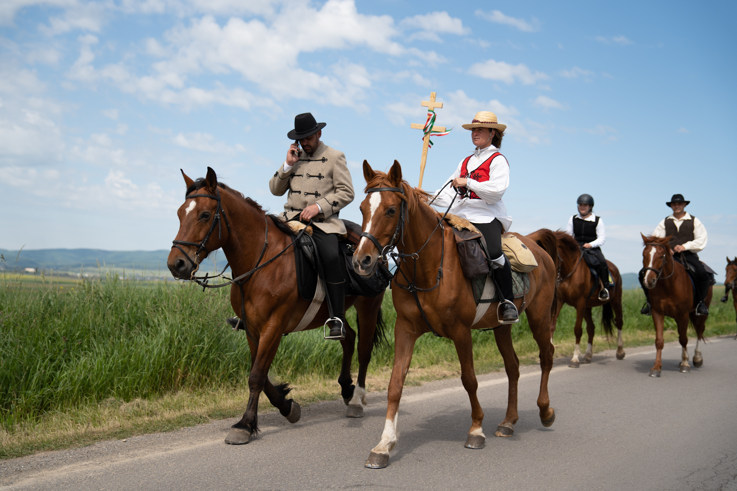 Felvidéki zarándokok is csatlakoztak a sepsiszéki lovasokhoz   