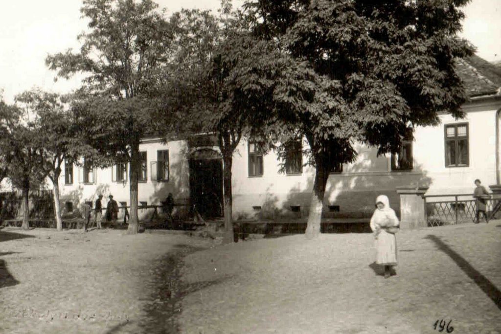 A híres Korona vendéglő a Varga-patak partján. Fotó: A Ferenczy család magánarchívumából/Székely Kalendárium