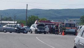 Küldetésben lévő rendőrautó balesetezett Gidófalvánál