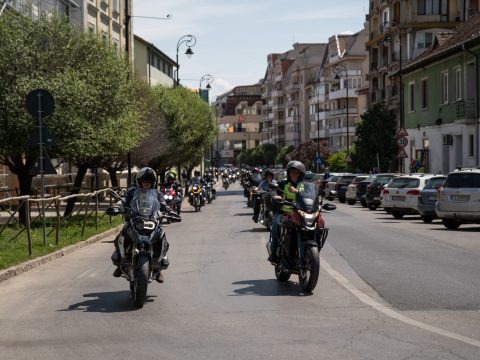 Háromszéki motorosok százai hívták fel a figyelmet a biztonságos közlekedésre