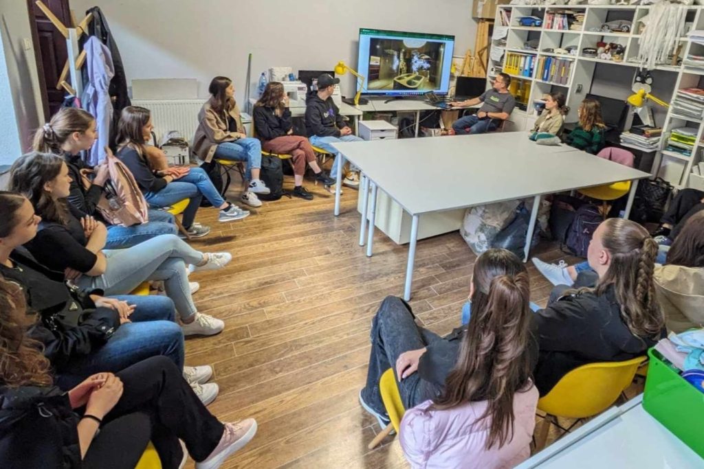 A kreatív tervezés is érdekelte a fiatalokat. Fotó: Rotary Klub Kézdivásárhely