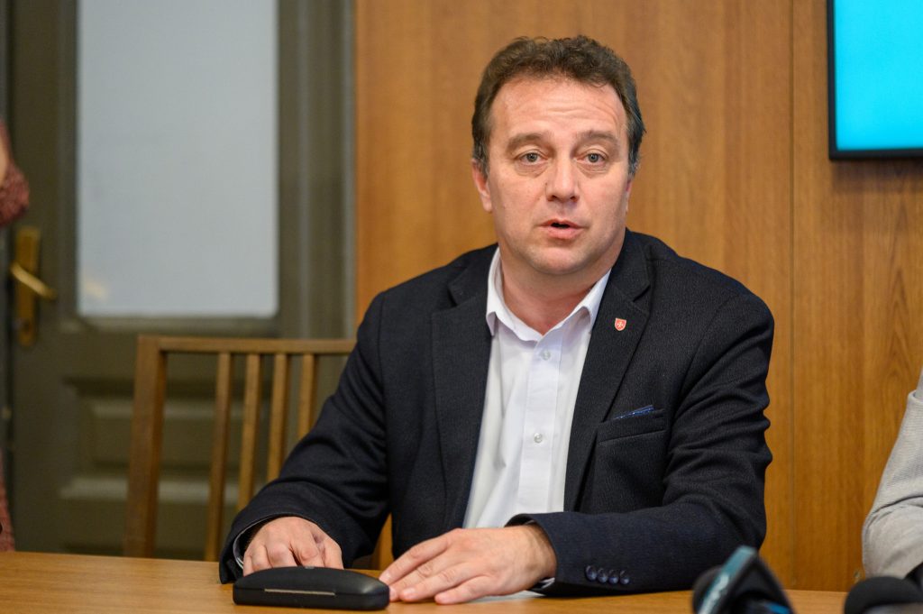 Tischler Ferenc: Sepsiszentgyörgy idejében asztalhoz ültette a civil szervezeteket. Fotó: Antal Árpád Facebook-olddala
