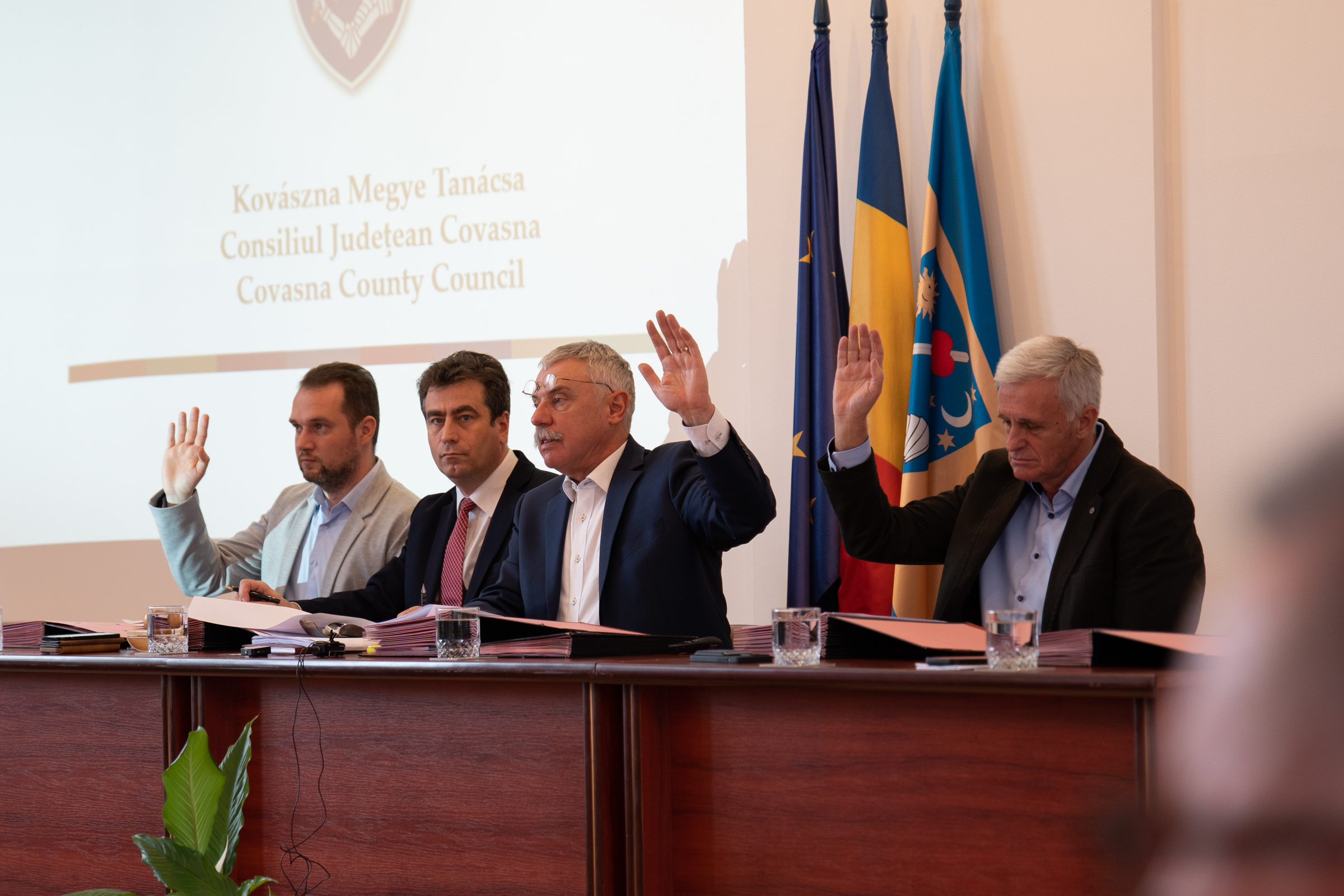 Hídépítésről és kórházfejlesztésről a megyei tanácsülésen