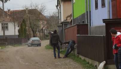 500 lejünk bánhatja, ha az utcán sörözünk