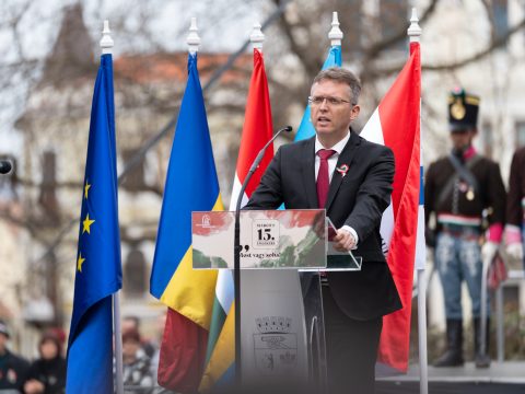 Hankó Balázs: nekünk ágyú meg harang is kell