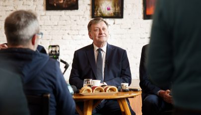A kulturális autonómiát támogatja, a területit nem – Sepsiszentgyörgyre látogatott Crin Antonescu