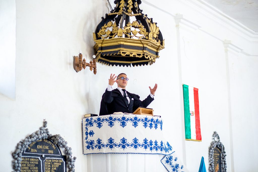 Nagy Norbert segédlelkész hisz abban, hogy sikeres lesz a gyűjtés. Fotó: Nagy Norbert archívuma