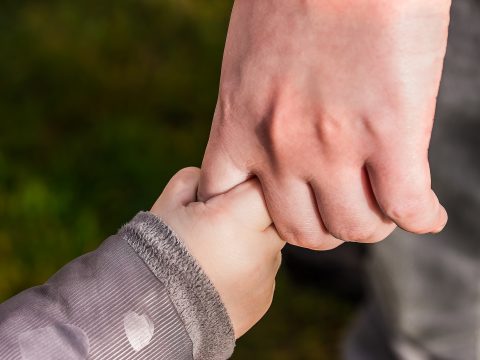Más megyékben is családra lelhetnek az elhagyott háromszéki gyermekek