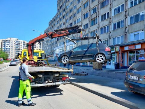 Folytatja az elhagyott autók elszállítását a helyi rendőrség